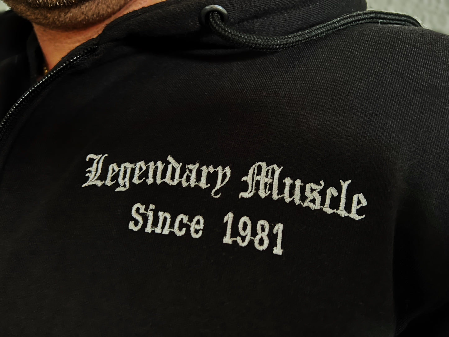 TRUE BODYBUILDING ZIPPED HOODIE SCHWARZ