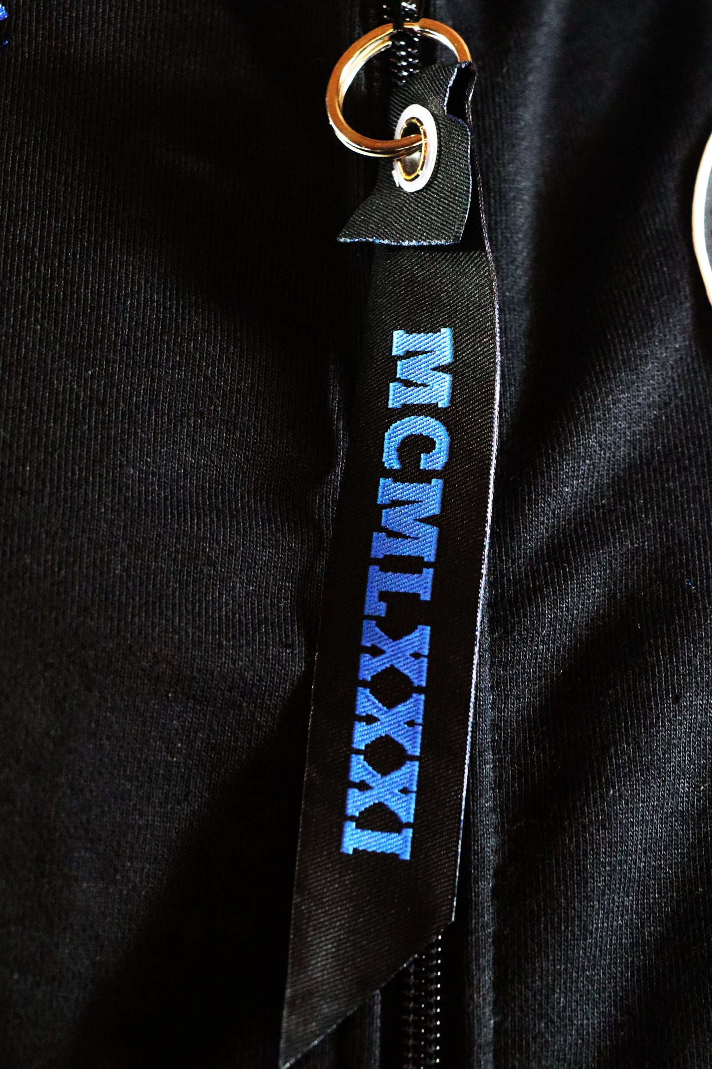 LEGACY BADGES ZIPPED HOODIE SCHWARZ/BLAU